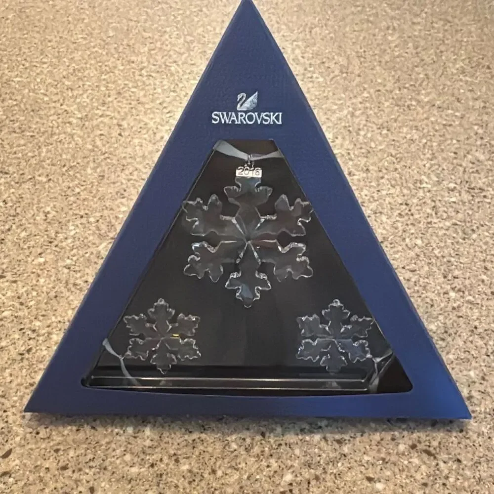 SWAROVSKI 2016 25th Anniversary 3-Piece Boxed Set Crystal Snowflake Ornaments
